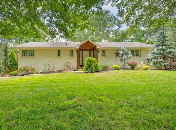 548 Circle Dr, Peters Twp, PA 15317