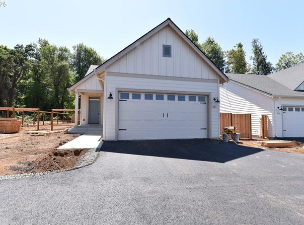 845 OAKLEAF WAY, Silverton, OR 97381