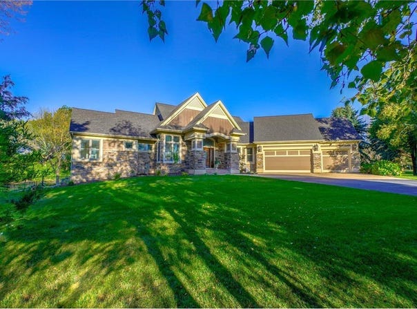 278 Saint Annes Parkway, Troy Twp, WI 54016