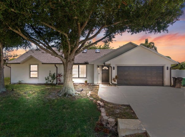 2442 SE Pascal Avenue, Port Saint Lucie, FL 34953