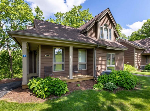 105 Walnut Hill, GALENA, IL 61036