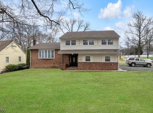 293 Oak Ridge Rd, Clark Twp., NJ 07066-2720