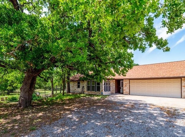 298 Jenkins RD, Cedar Creek, TX 78612