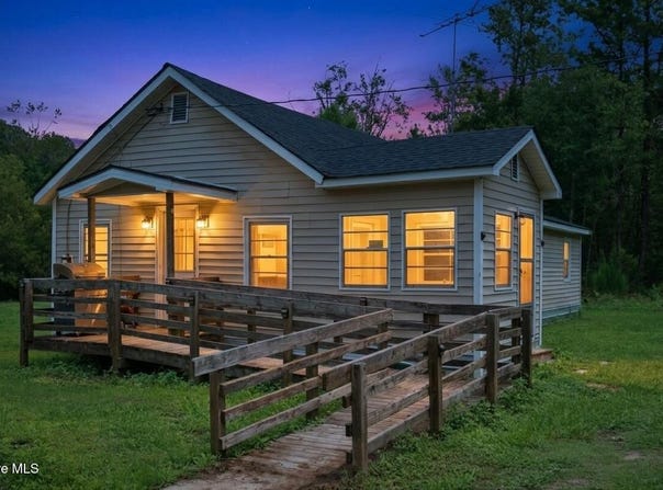 800 Goat Neck Road, Columbia, NC 27925