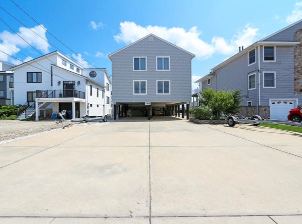 1303 E Shore Dr, Brigantine, NJ 08203