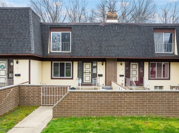 6462 State Road unit: 04, Parma, OH 44134