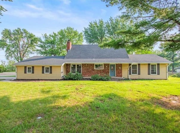 30 Cliff Drive, Buckner, MO 64016