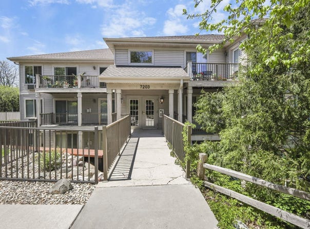 7203 Mid Town Road, Madison, WI 53719