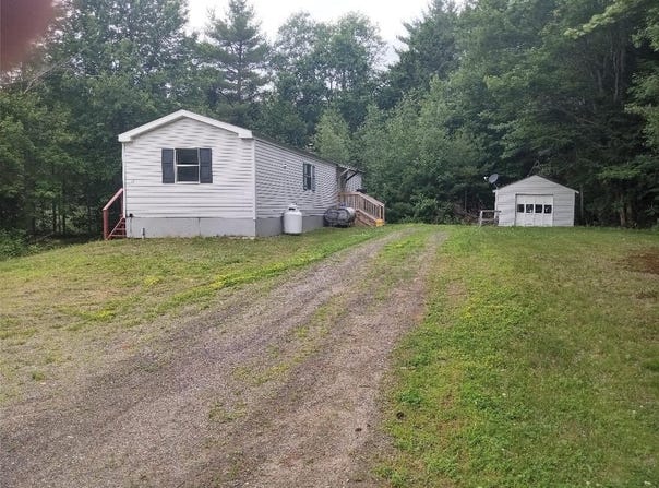 42 Village Street, China, ME 04358