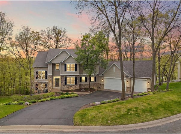 13724 Nevada Circle, Savage, MN 55378