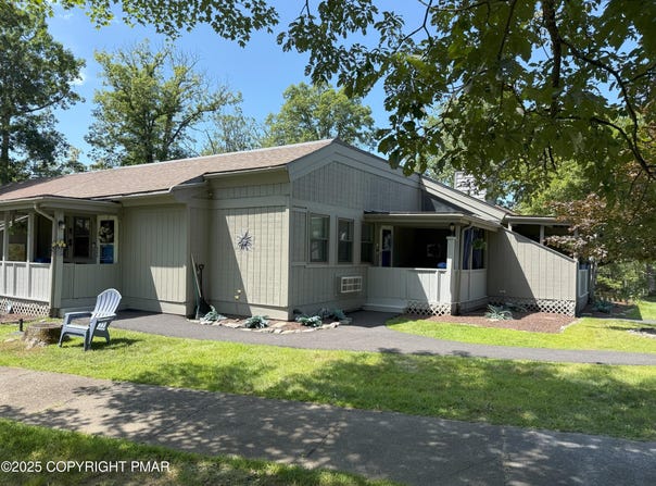 113 Condor Drive, Tamiment, PA 18371