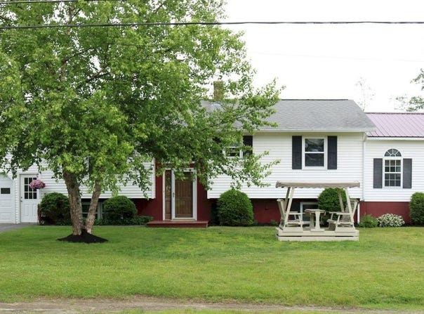 20 Spruce Street, Madison, ME 04950