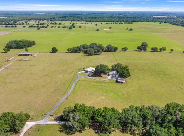 20551 SE 80th St, Morriston, FL 32668
