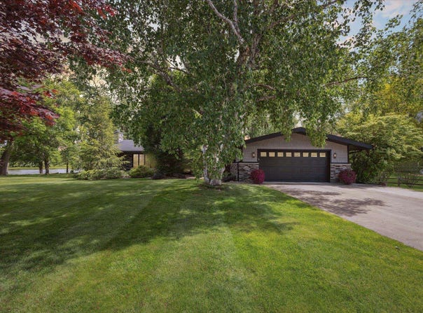 54140 Eastview Drive, Bristol, IN 46507