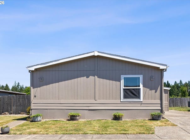 1000 S MCKERN Ct, Newberg, OR 97132