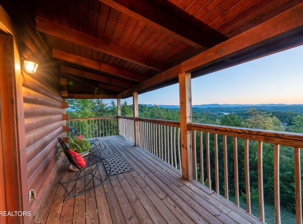 936 Buck Way, Sevierville, TN 37876