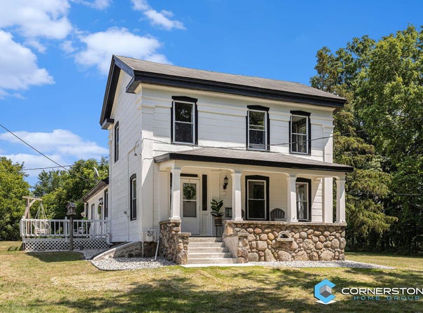 6816 Division Avenue N, Comstock Park, MI 49321