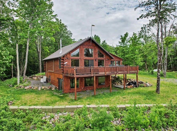 3704 E Cisco Lake Road, Watersmeet, MI 49969