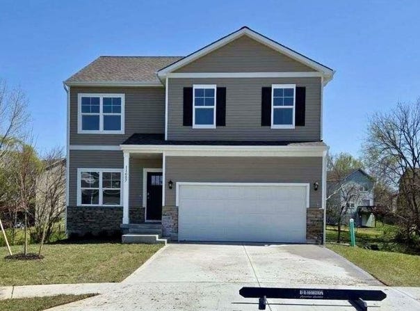 11007 East Ridge Court, Peculiar, MO 64078