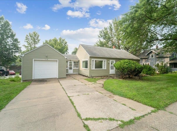 716 W 18 Street, Cedar Falls, IA 50613
