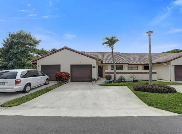 410 Buttonwood Place, Boca Raton, FL 33431