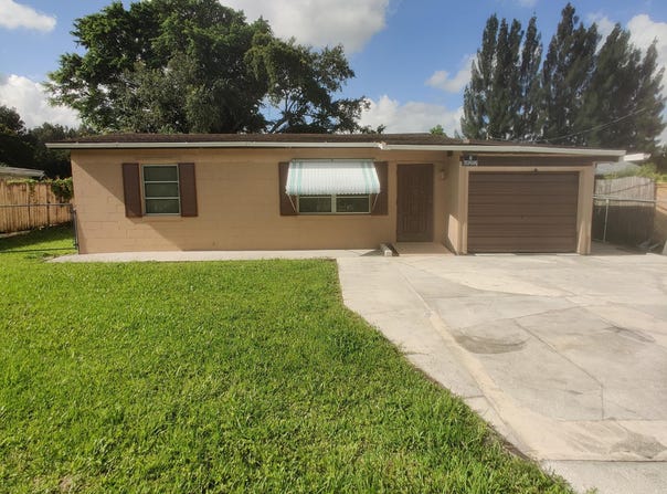 2307 Elizabeth Avenue, Fort Pierce, FL 34982