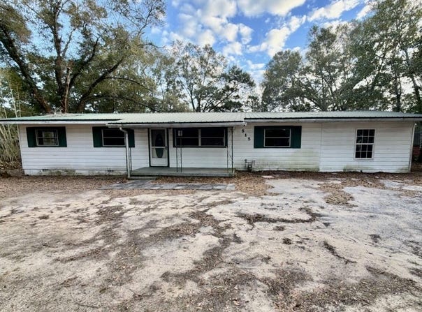 515 E Robinson Avenue, Crestview, FL 32539