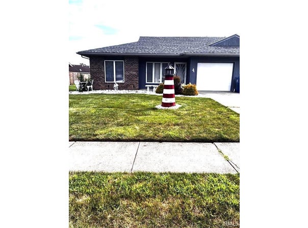 2427 Valley Creek Run, New Haven, IN 46774