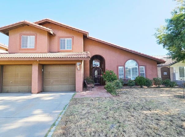2105 16th Place, Delano, CA 93215
