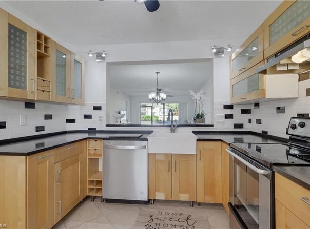 600 Squire Cir, NAPLES, FL 34104