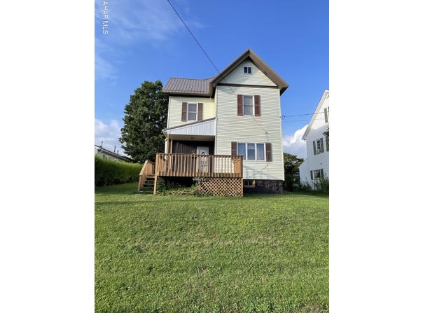 305 Columbus Avenue, Cresson, PA 16630