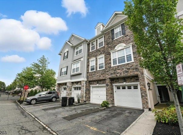 64 George Russell Way, Clifton City, NJ 07013-2655