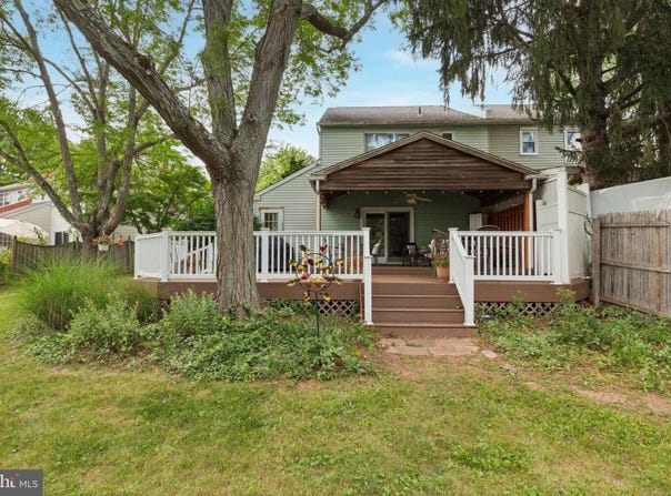 4015 SALEM CIRCLE, HARLEYSVILLE, PA 19438