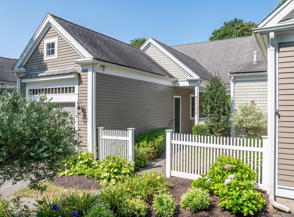 12 Turnberry Road, Bourne, MA 02532