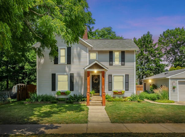 210 W Washington Street, Vicksburg, MI 49097