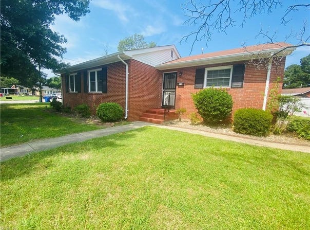 1102 CAVALIER Boulevard, Portsmouth, VA 23701