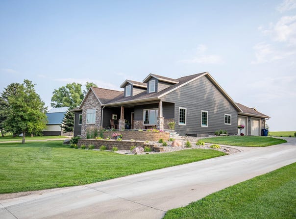403 Mill Pond Rd, Rock Rapids, IA 51246