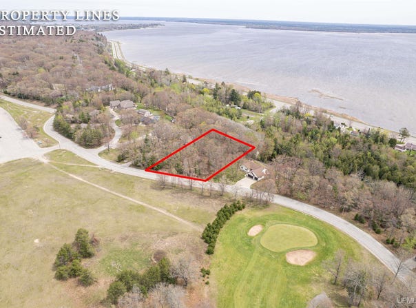7448 Lake Bluff 19.4, Gladstone, MI 49837