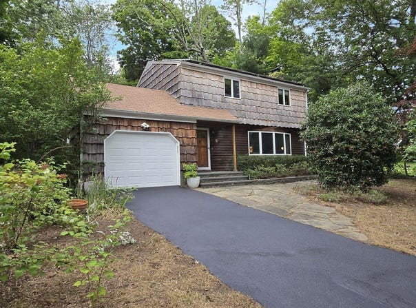 2 Maple Avenue, Stony Brook, NY 11790