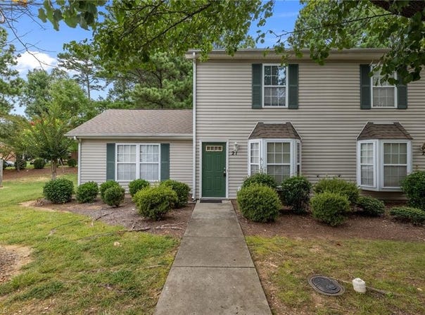 21 Grassy Knoll Circle, Greensboro, NC 27406
