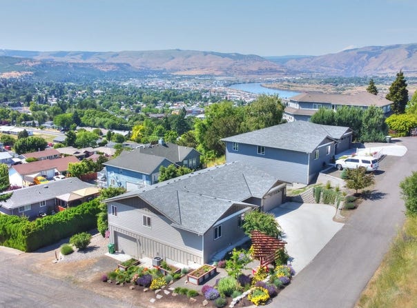 1637 E 21ST ST, The Dalles, OR 97058