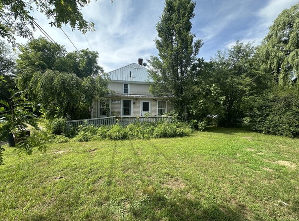13 River Road, Dixfield, ME 04224