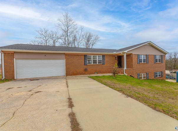 5357 Royal Oak Street, Southside, AL 35907