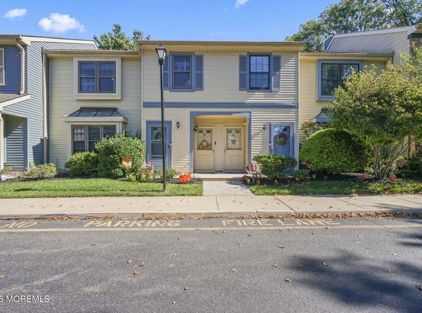 62 Inverness Court, Matawan, NJ 07747