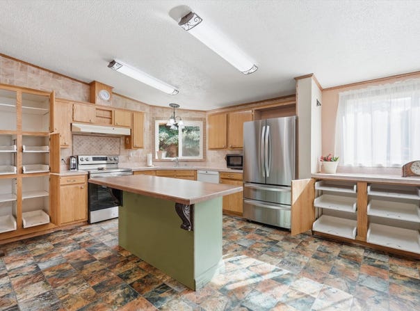 1110 5th Street E, Polson, MT 59860