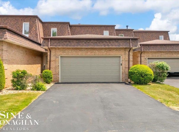 1935 River Road, Saint Clair, MI 48079