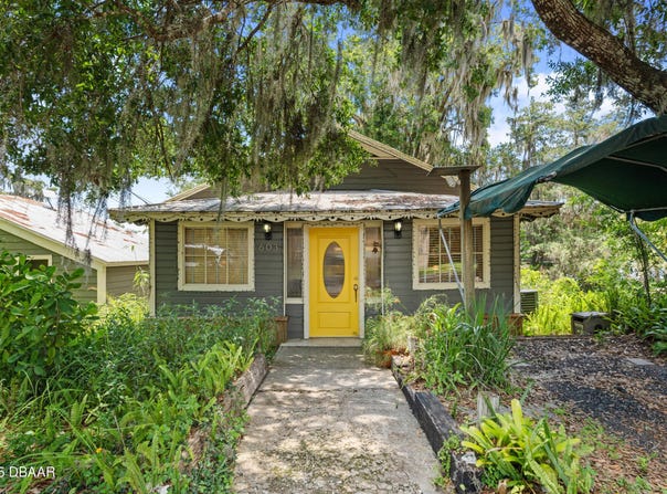 603 Front Street, Welaka, FL 32193