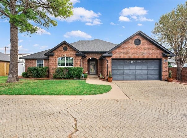 1422 N Canyon Way, Guthrie, OK 73044