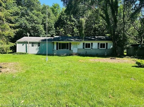 4550 W Allen Road, Howell, MI 48855