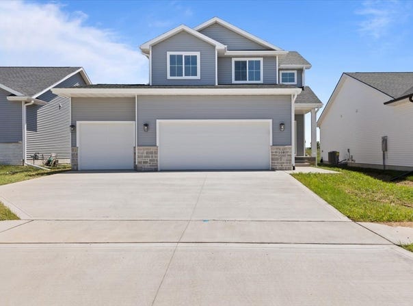 108 S Valley View Drive, Norwalk, IA 50211